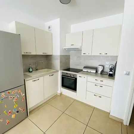 Val1- One Bedroom Center Apartment