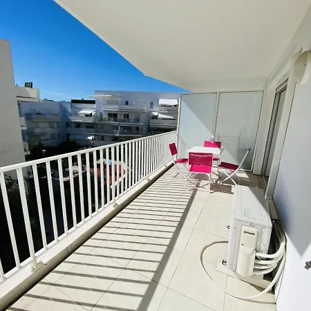 Val1- One Bedroom Center *