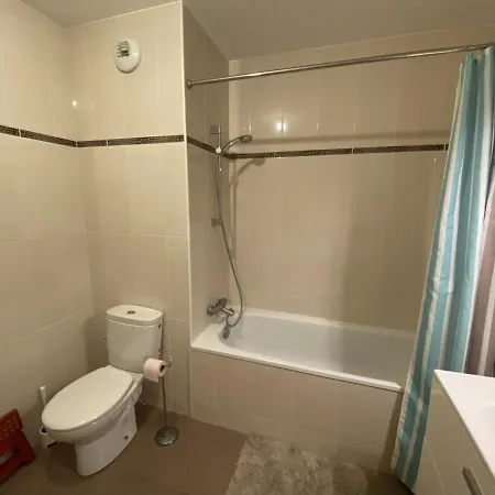 Val1- One Bedroom Center *